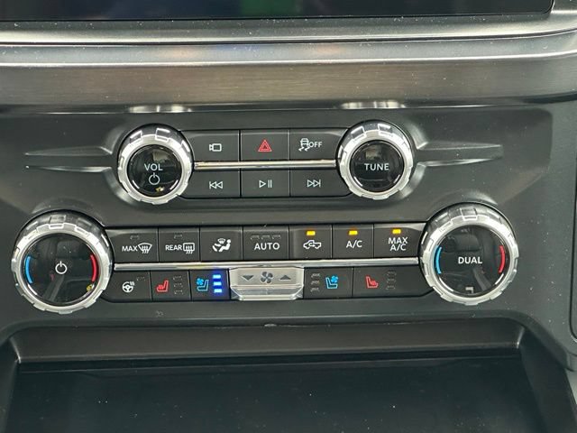 New 2026 Ford F250 Lariat w/ Black Appearance Package AWD/4WD image 18