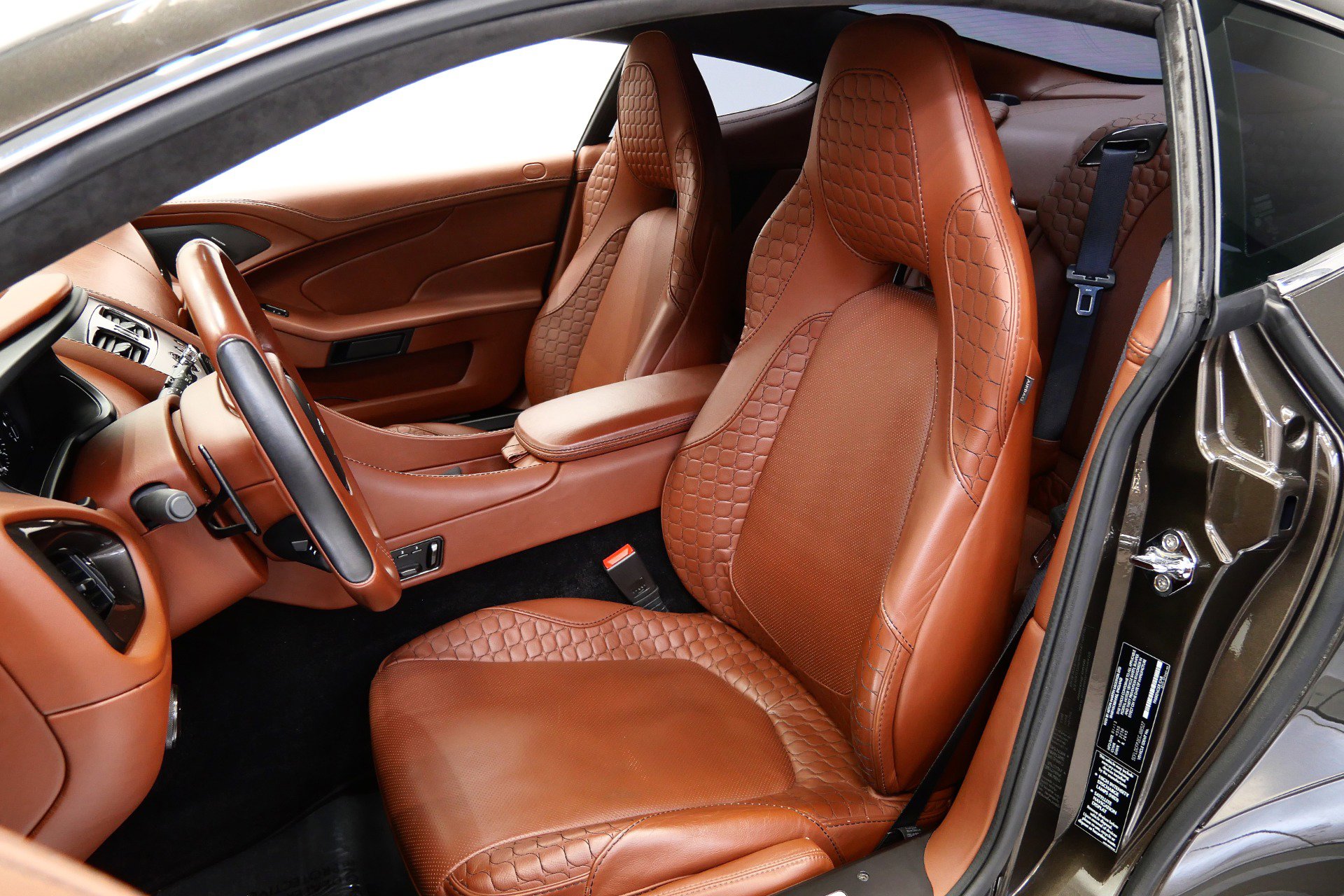 Used 2014 Aston Martin Vanquish Coupe image 21