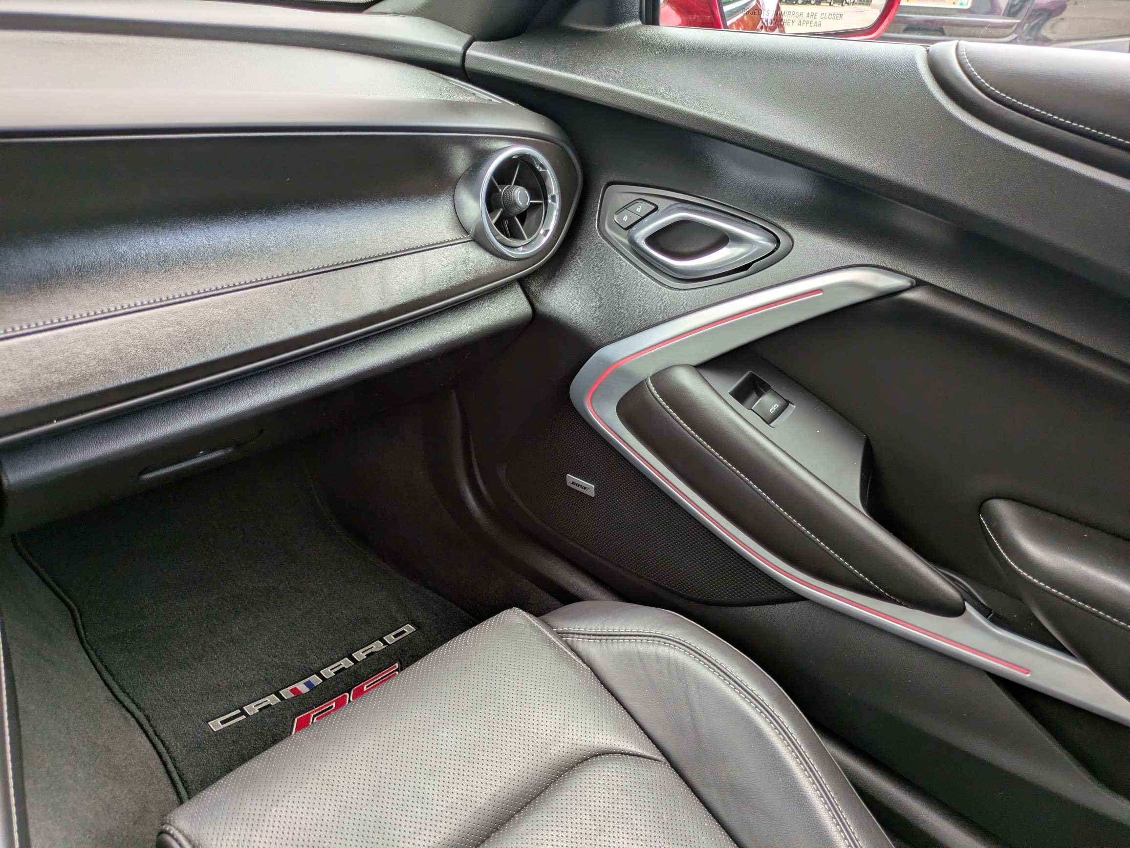 Used 2018 Chevrolet Camaro LT RWD image 9