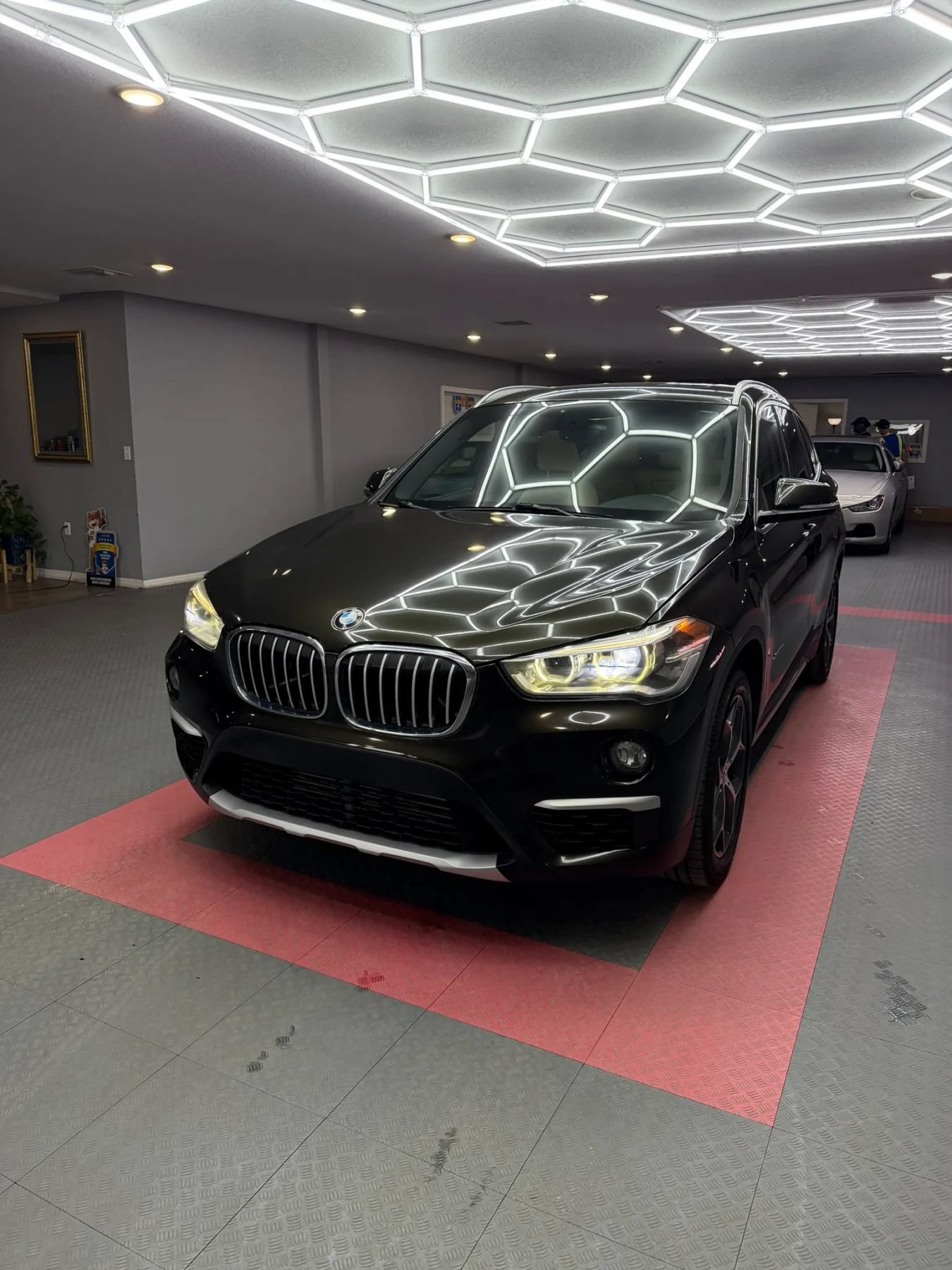 Used 2016 BMW X1 xDrive28i AWD/4WD image 2