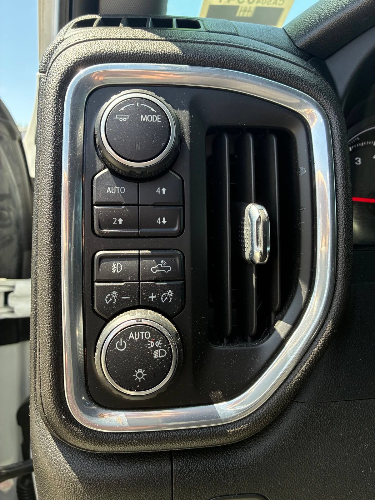 Used 2022 Chevrolet Silverado 1500 LT Trail Boss AWD/4WD image 7