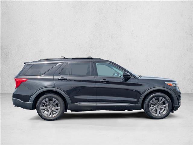Used 2023 Ford Explorer XLT w/ Equipment Group 202A RWD image 4