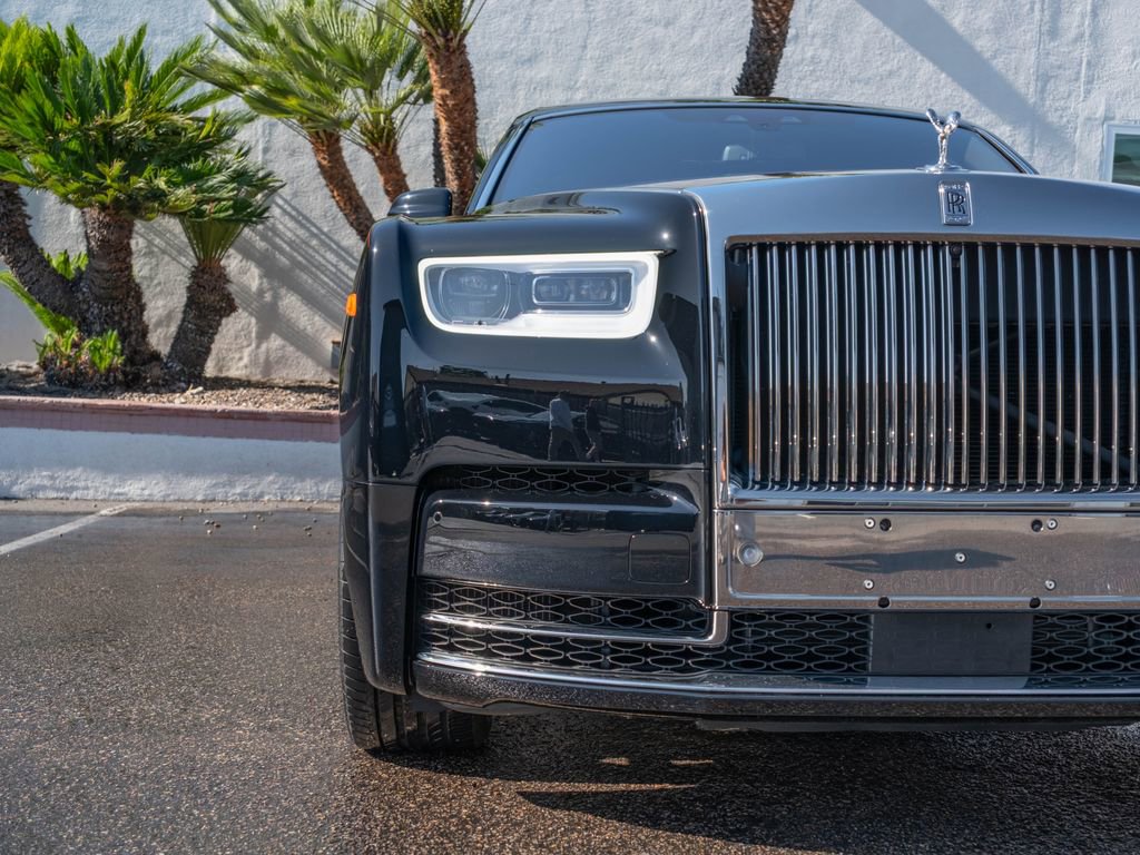 Used 2019 Rolls-Royce Phantom Sedan image 40