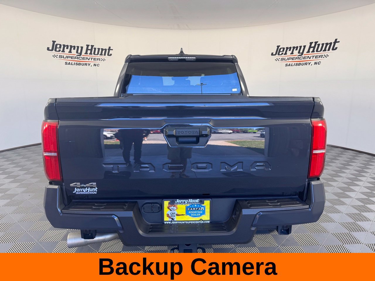 Used 2026 Toyota Tacoma SR5 AWD/4WD image 8