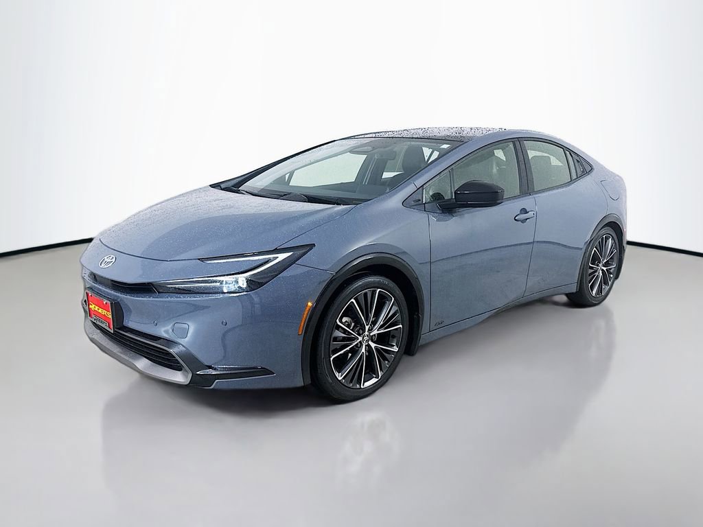 Used 2024 Toyota Prius XLE AWD/4WD image 3
