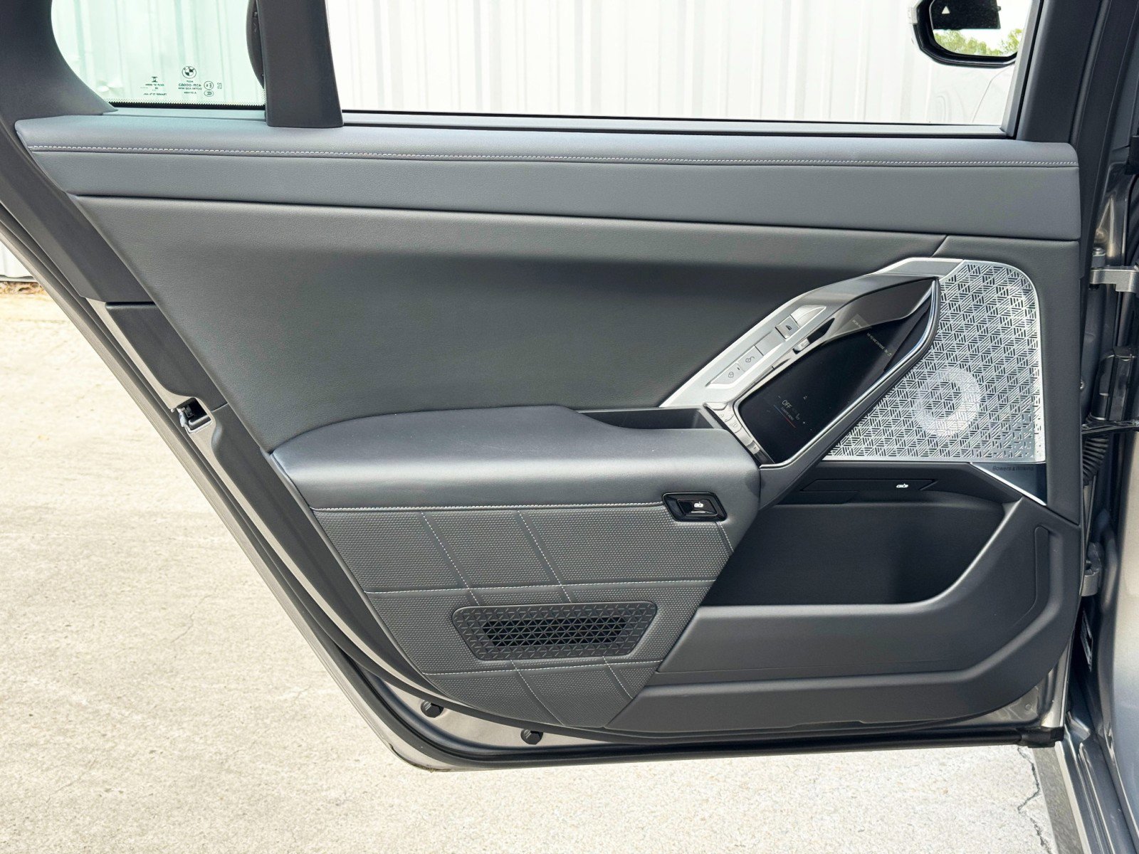 Used 2023 BMW i7 xDrive60 image 50