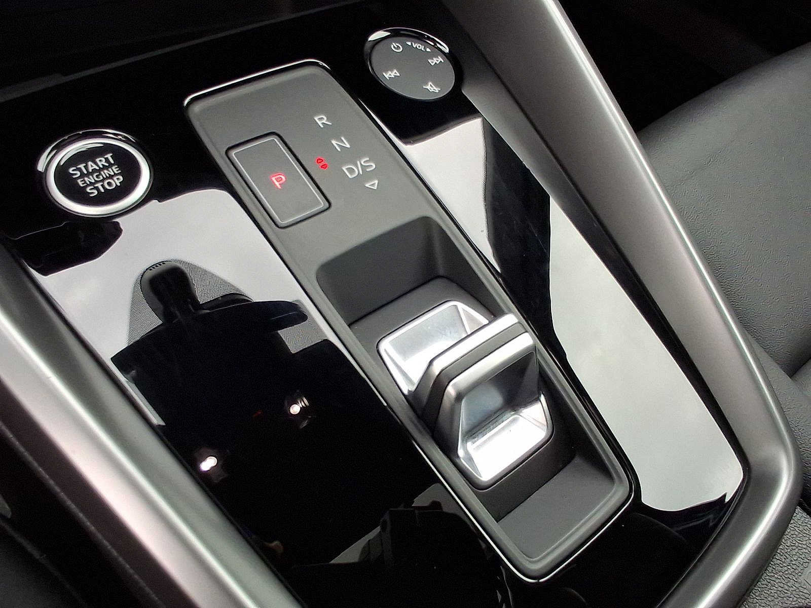 Used 2023 Audi A3 2.0T Premium Plus w/ Premium Plus Package AWD/4WD image 18