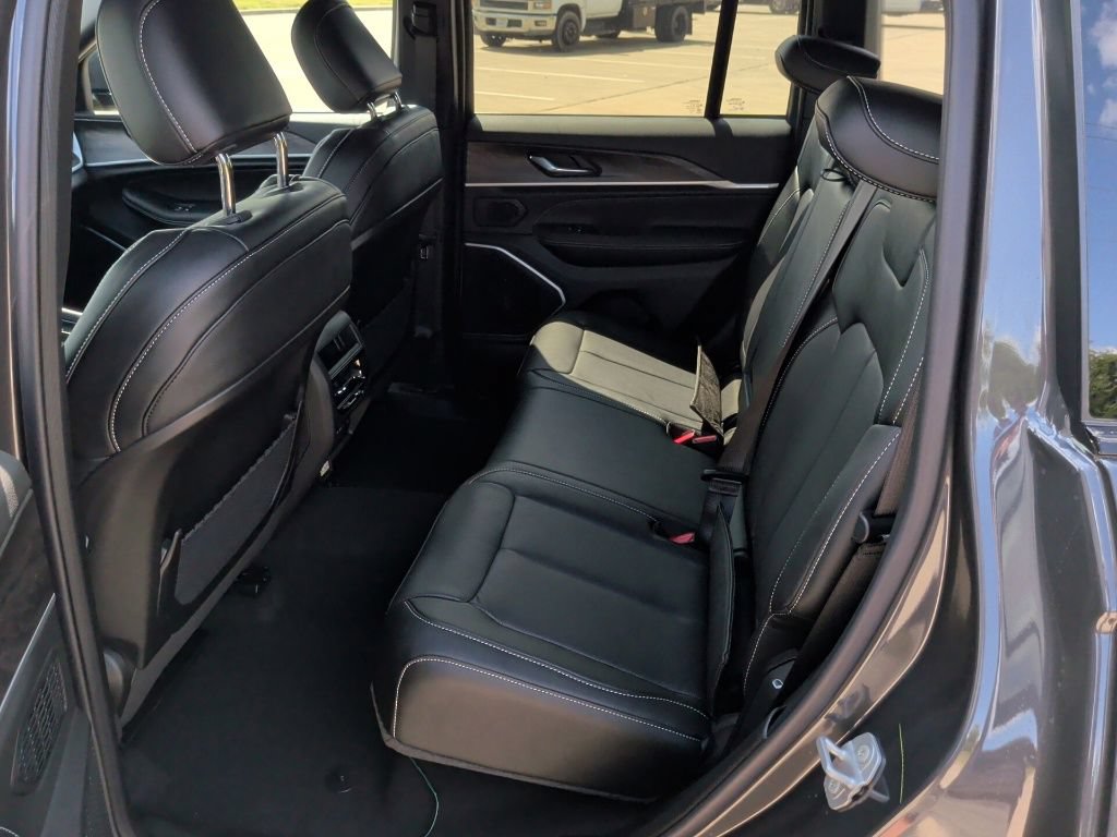 New 2026 Jeep Grand Cherokee Limited AWD/4WD image 43