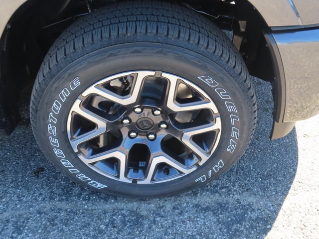 New 2026 RAM 1500 Laramie AWD/4WD image 14