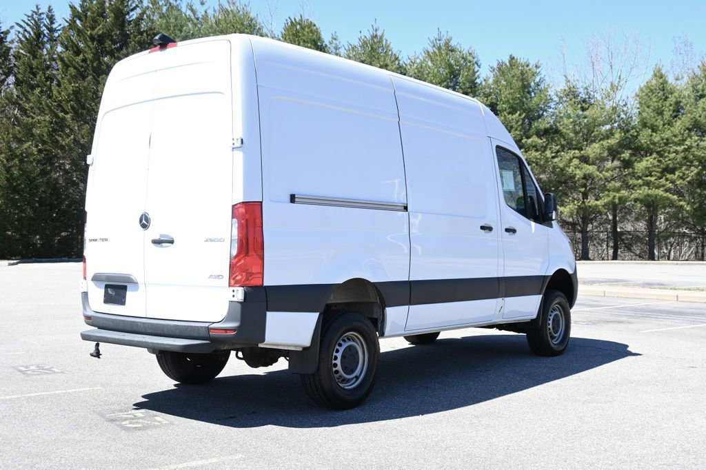 Used 2023 Mercedes-Benz Sprinter 144 Cargo image 17