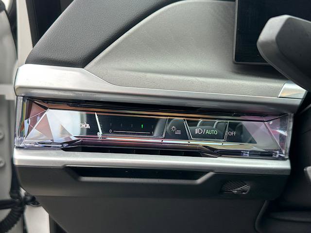 Certified 2023 BMW 760i xDrive image 27