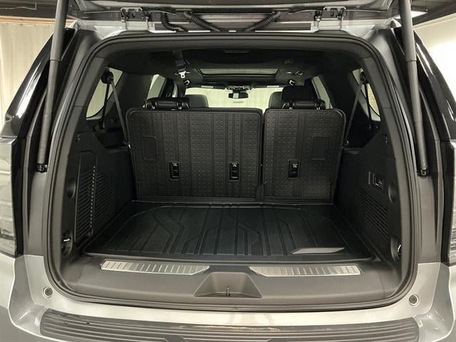 New 2026 Chevrolet Suburban Premier AWD/4WD image 29