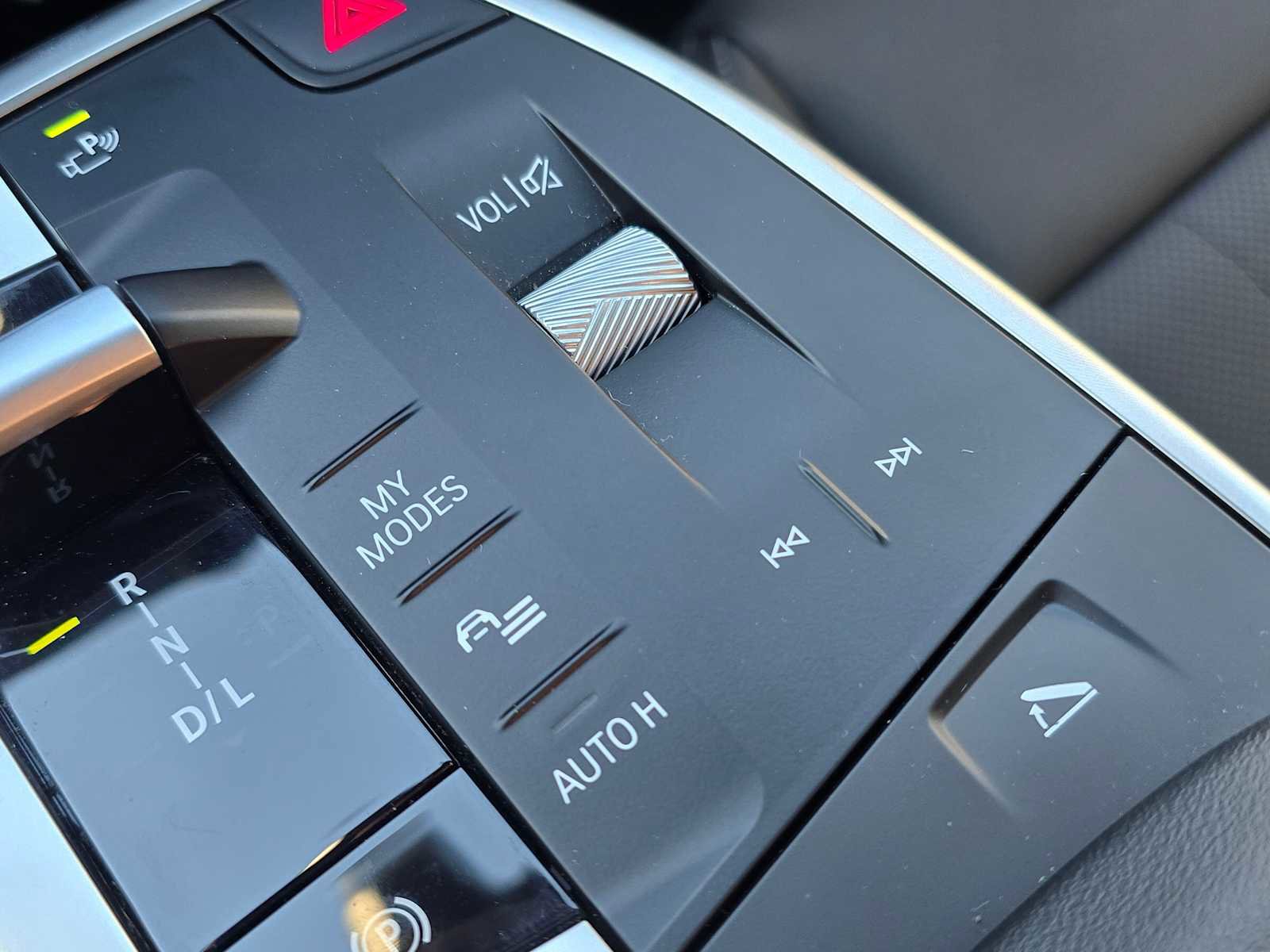 Used 2025 BMW X2 xDrive28i w/ Convenience Package image 31