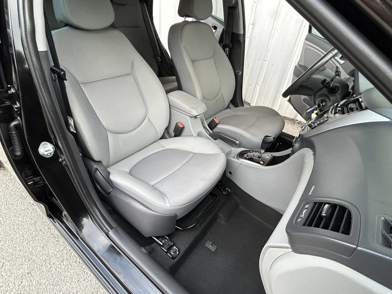 Used 2016 Hyundai Accent Sport image 17