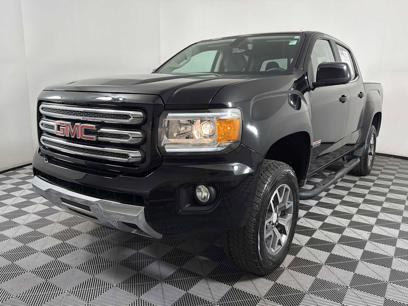 Used 2016 GMC Canyon SLE w/ All Terrain Package image 3