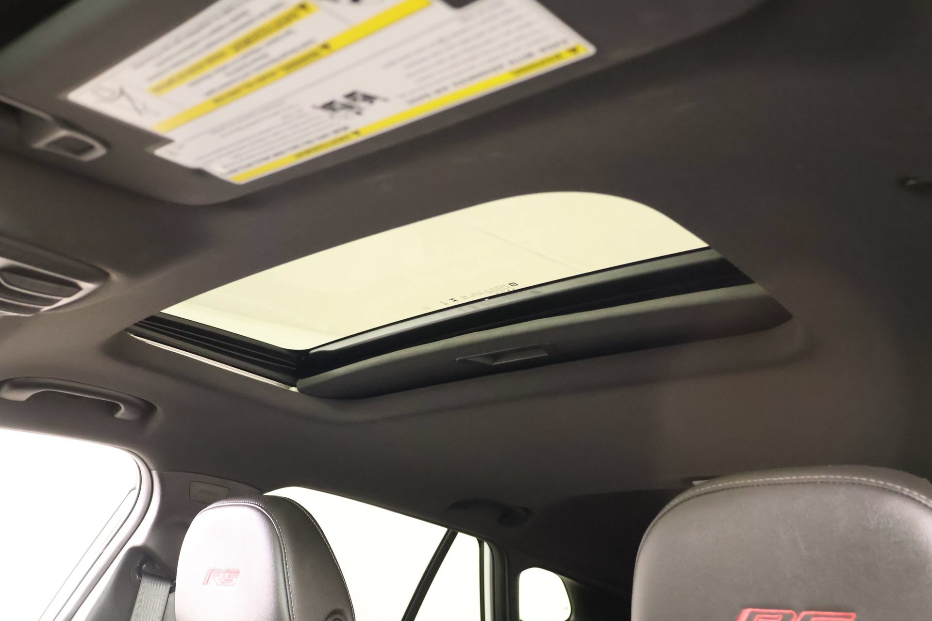 Used 2025 Chevrolet Trax RS w/ Sunroof Package FWD image 15