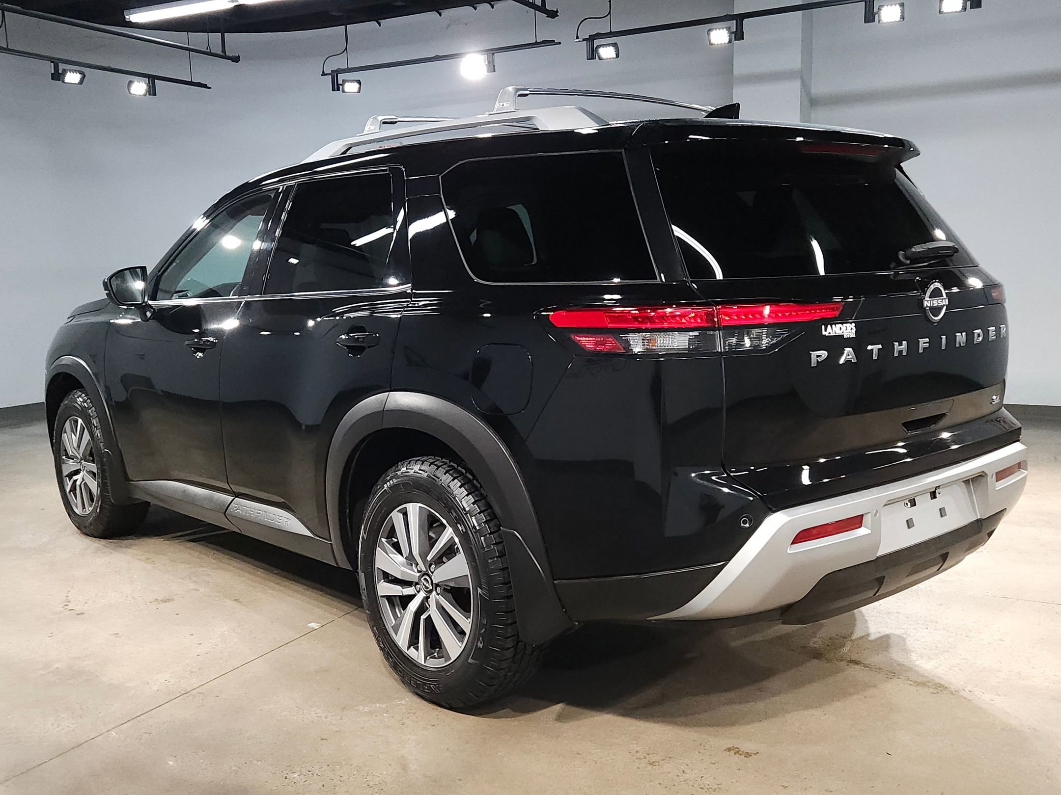 Used 2022 Nissan Pathfinder SL image 5