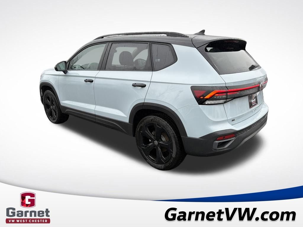 New 2026 Volkswagen Taos SE image 3