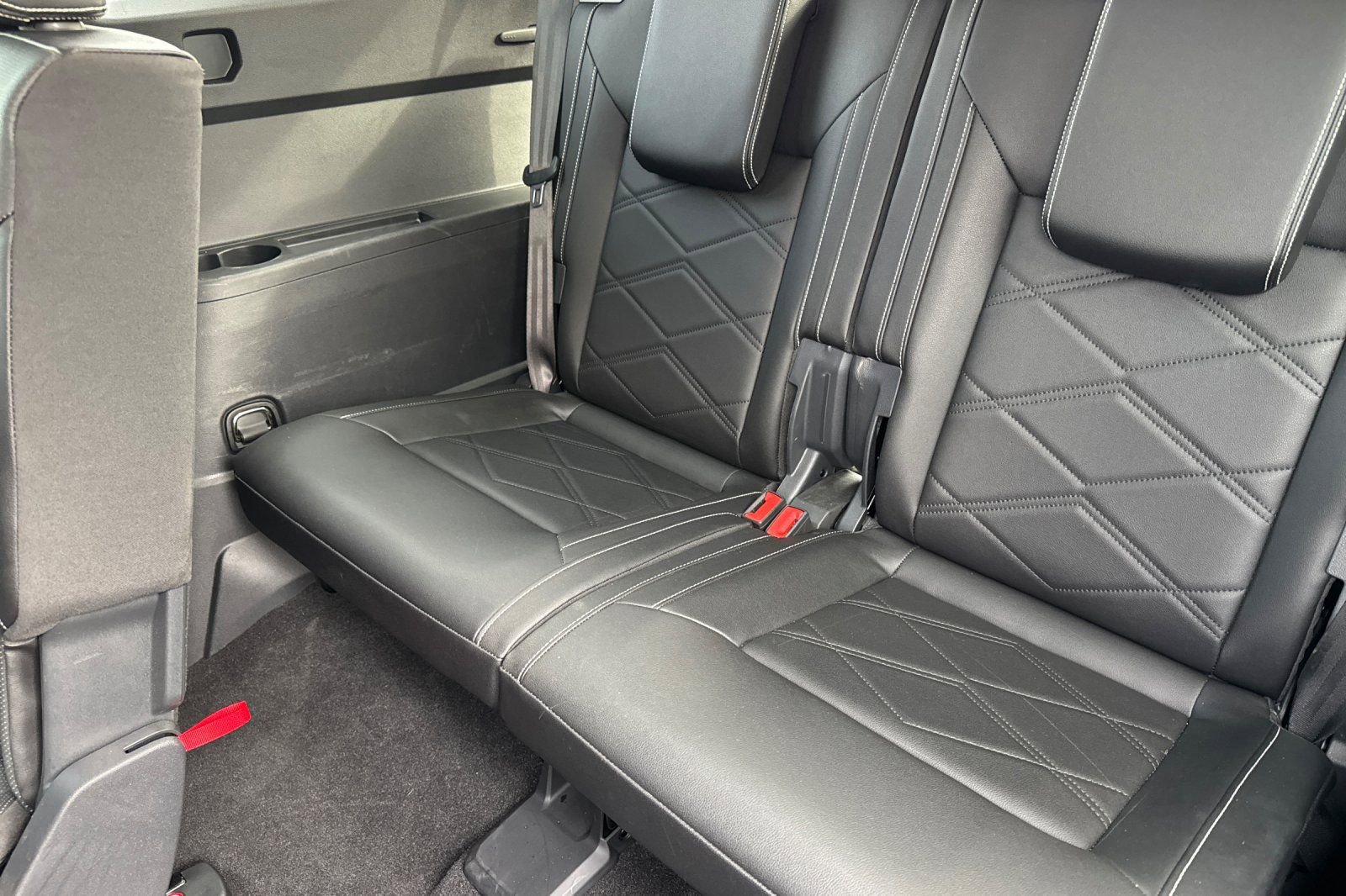 Used 2025 Volkswagen Atlas SE image 16