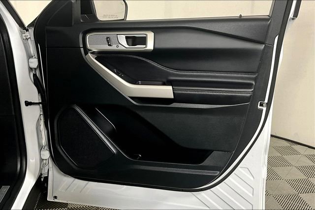 Used 2023 Ford Explorer Limited image 24