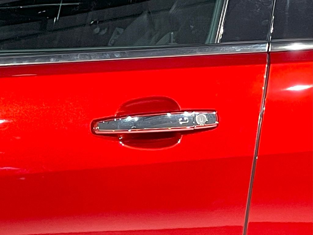 Used 2015 Chevrolet SS image 11