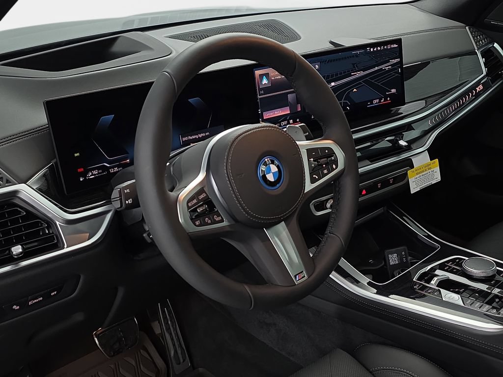New 2026 BMW X5 xDrive50e w/ M Sport Package AWD/4WD image 16