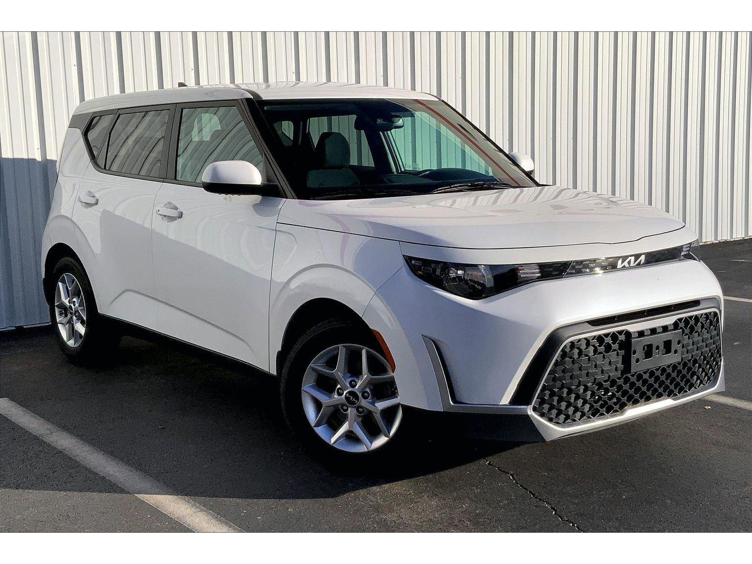 Used 2023 Kia Soul S image 30