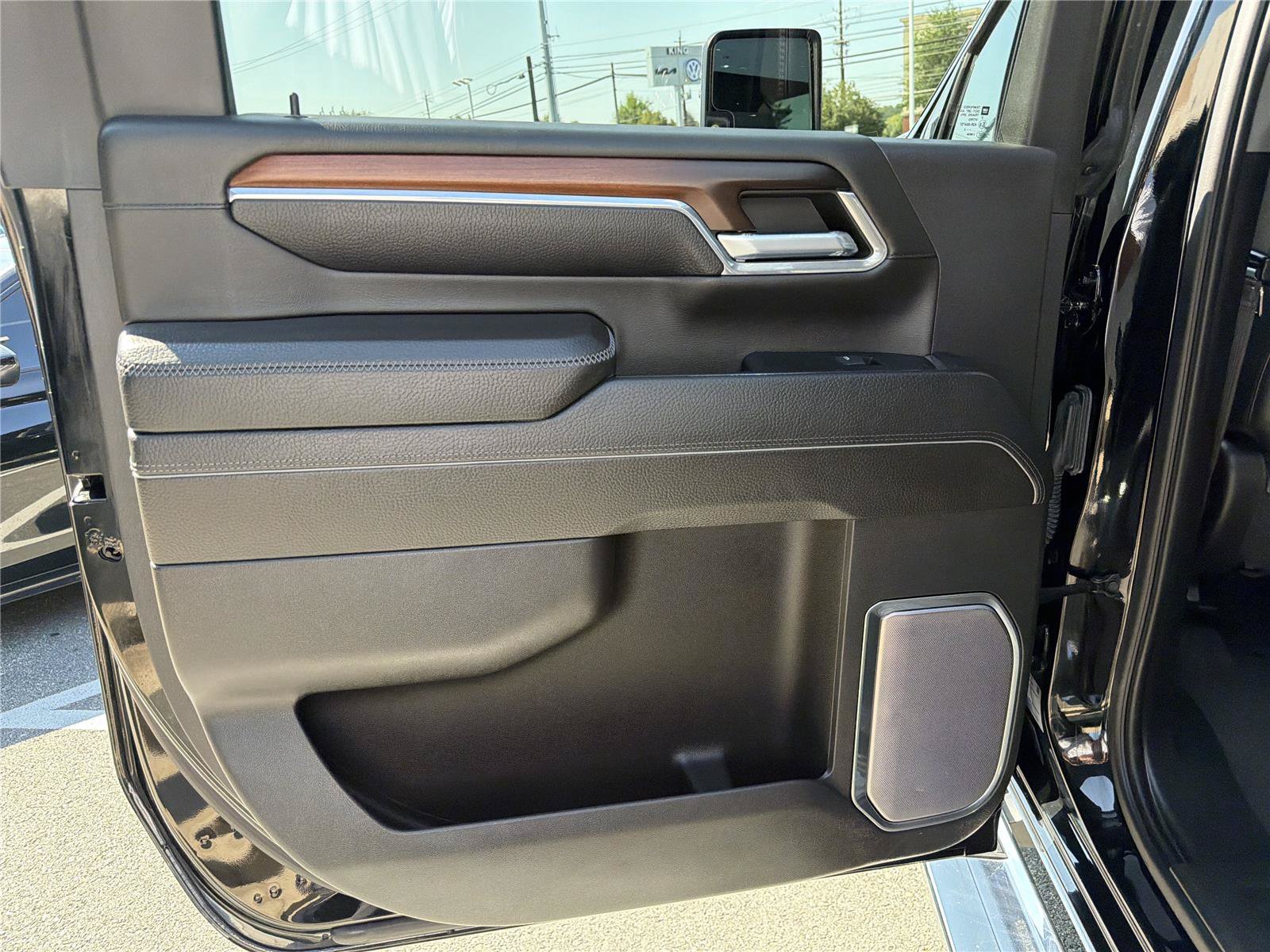 Used 2024 GMC Sierra 2500 Denali w/ Denali Reserve Package AWD/4WD image 8