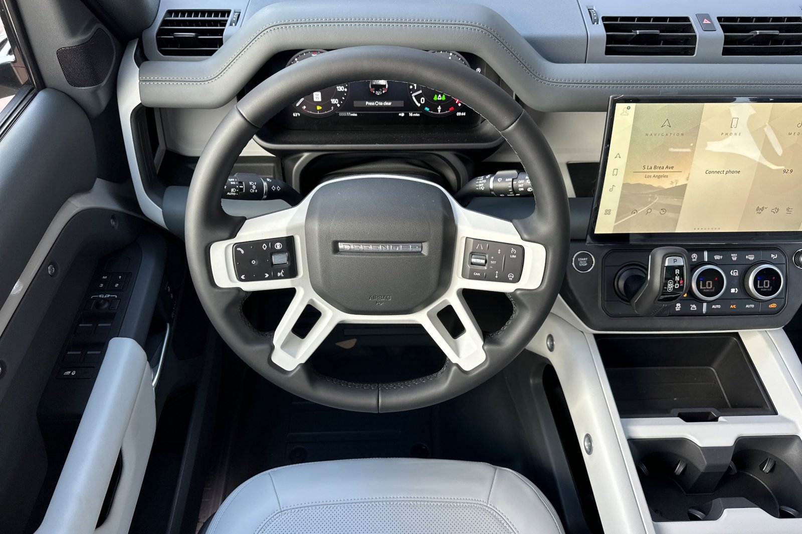 New 2026 Land Rover Defender 110 X-Dynamic SE image 26