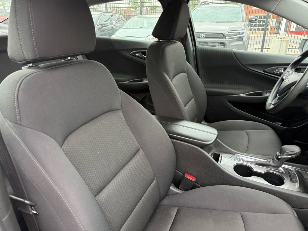 Used 2024 Chevrolet Malibu LT FWD image 18