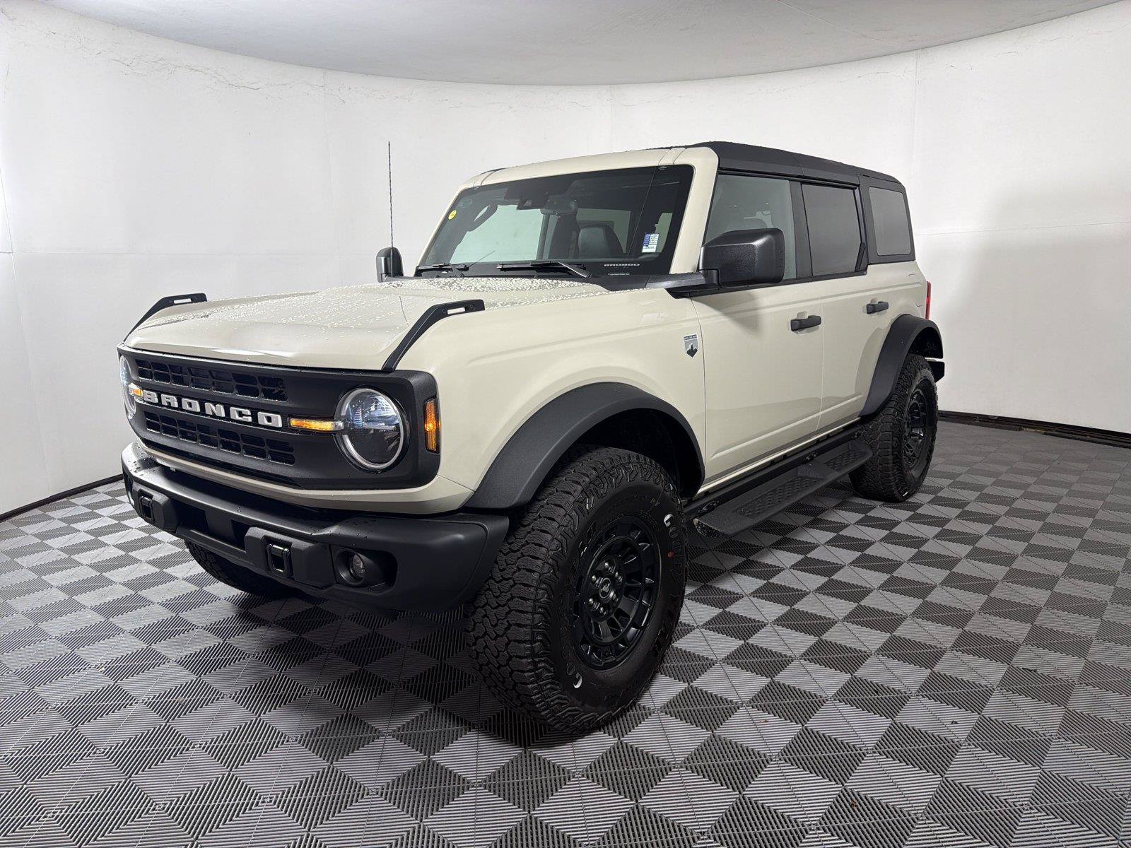 New 2026 Ford Bronco Big Bend w/ Black Diamond Package AWD/4WD image 3