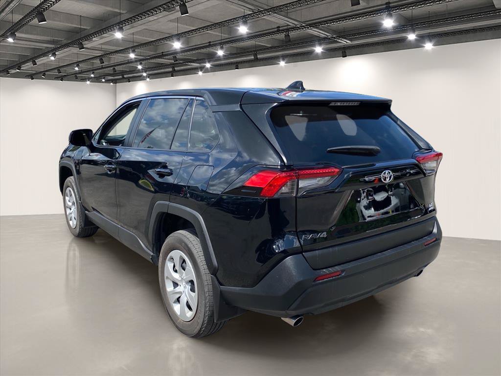 Used 2023 Toyota RAV4 LE AWD/4WD image 5