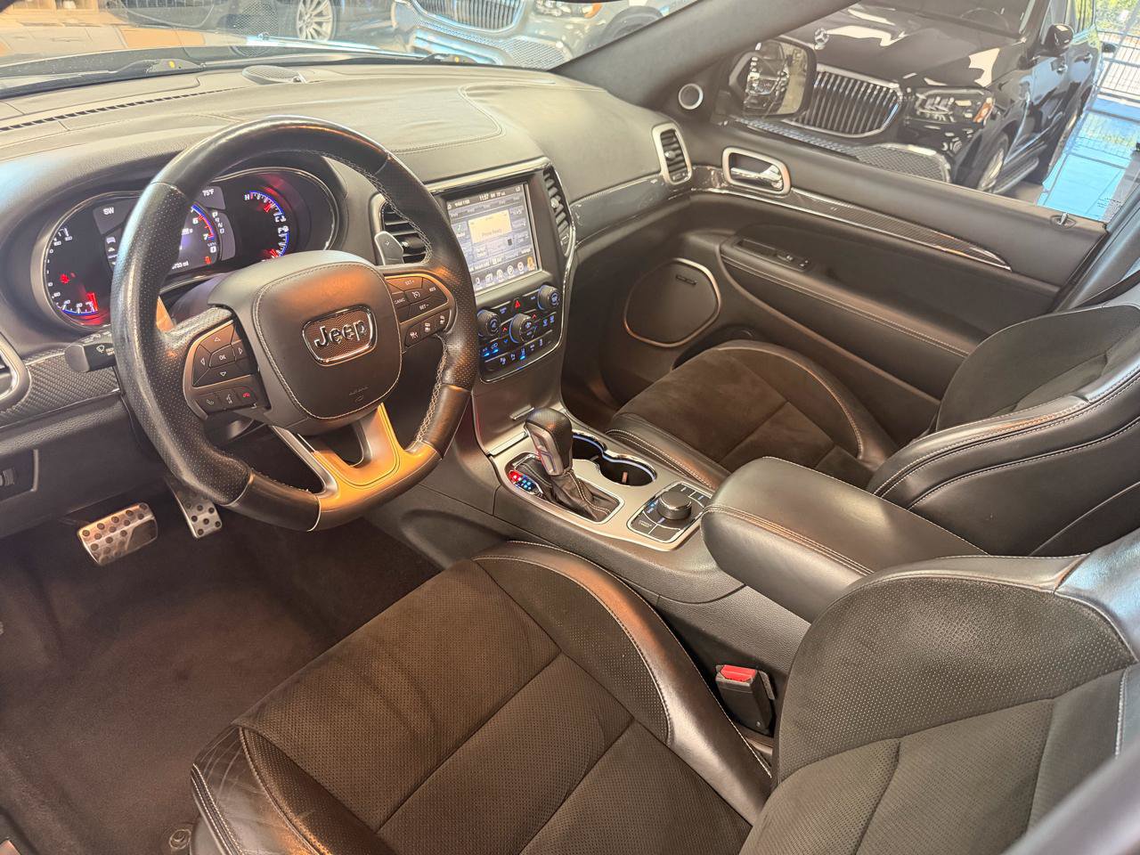 Used 2017 Jeep Grand Cherokee SRT AWD/4WD image 10