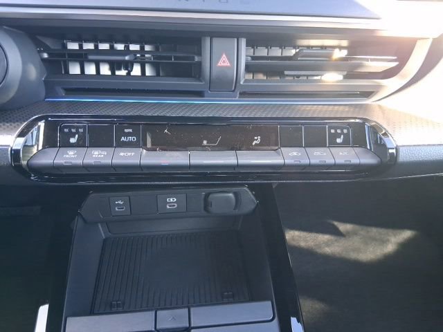 New 2026 Toyota Prius XLE image 17