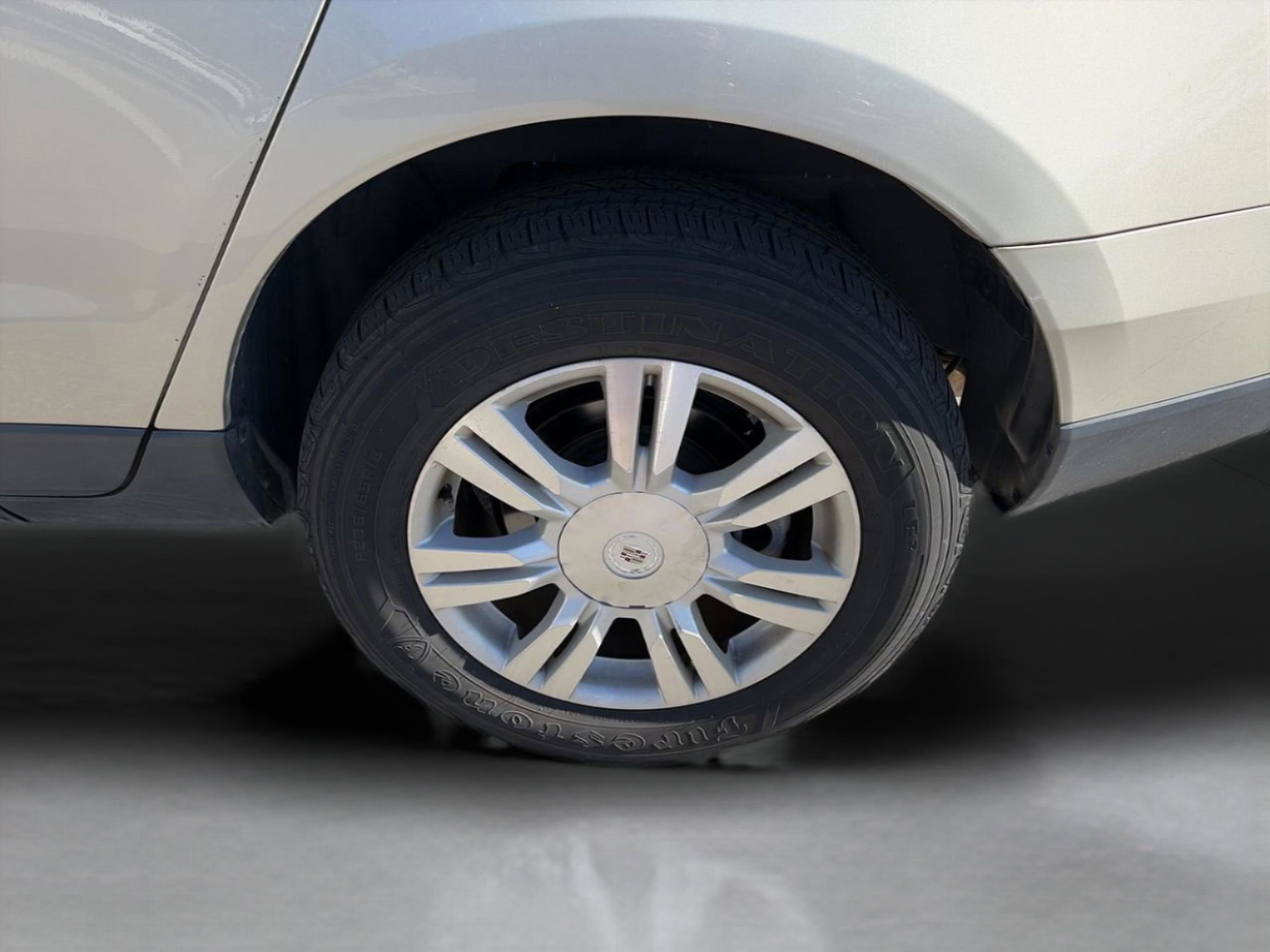 Used 2016 Cadillac SRX Luxury w/ Driver Awareness Package image 29