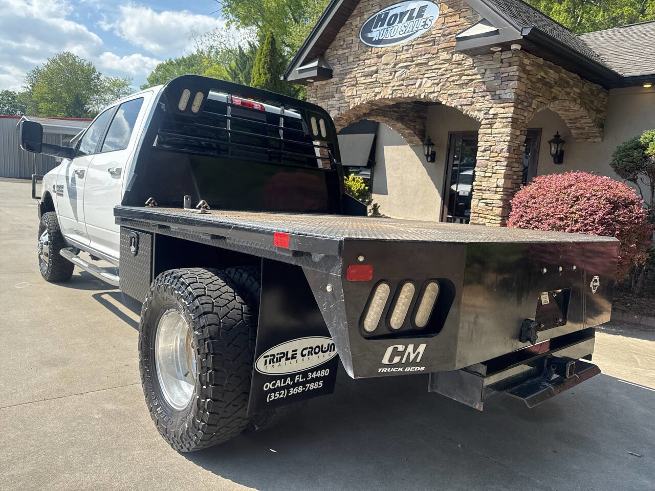 Used 2017 RAM 3500 SLT AWD/4WD image 3