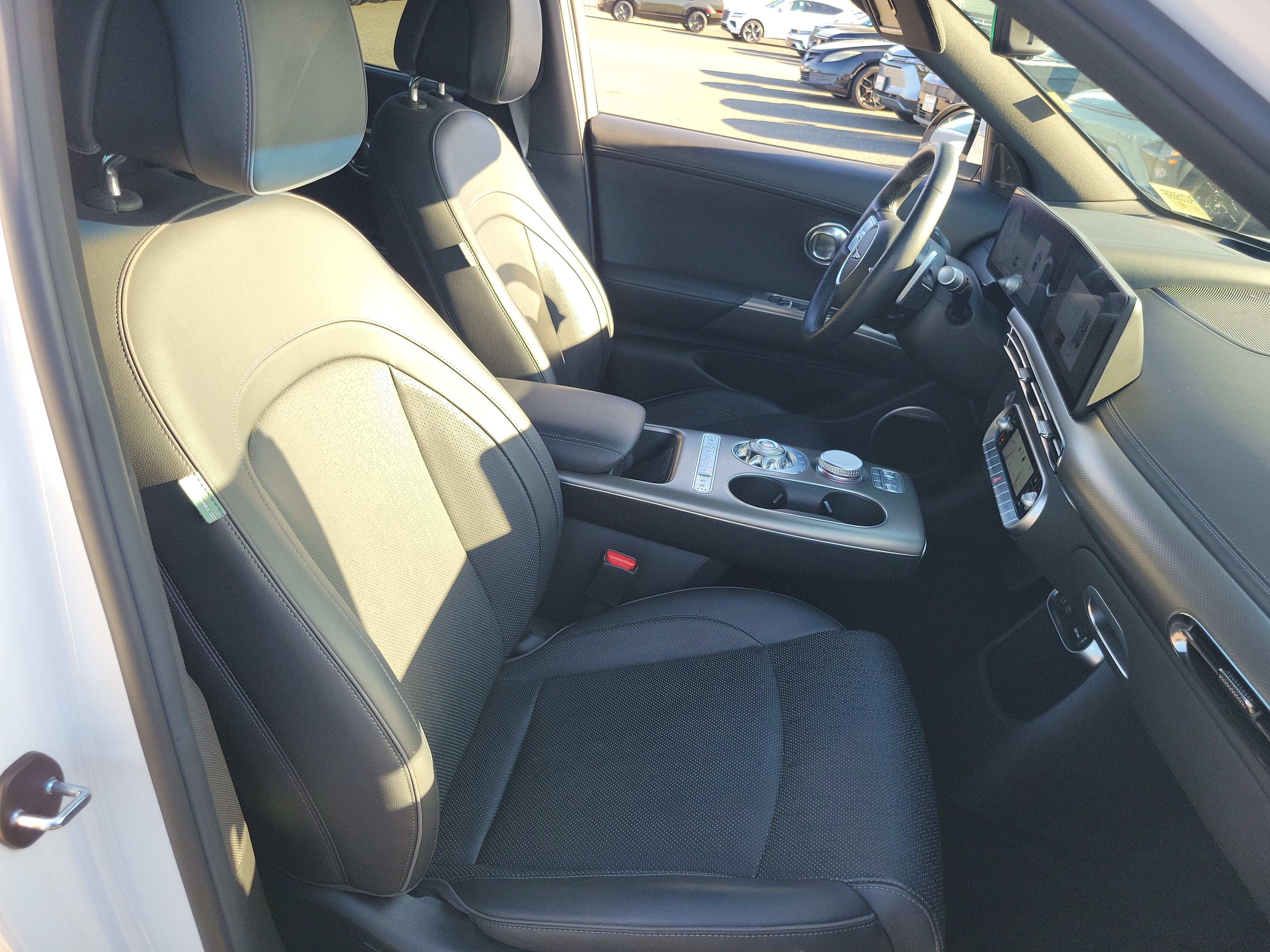 Certified 2023 Genesis GV60 Advanced AWD/4WD image 24