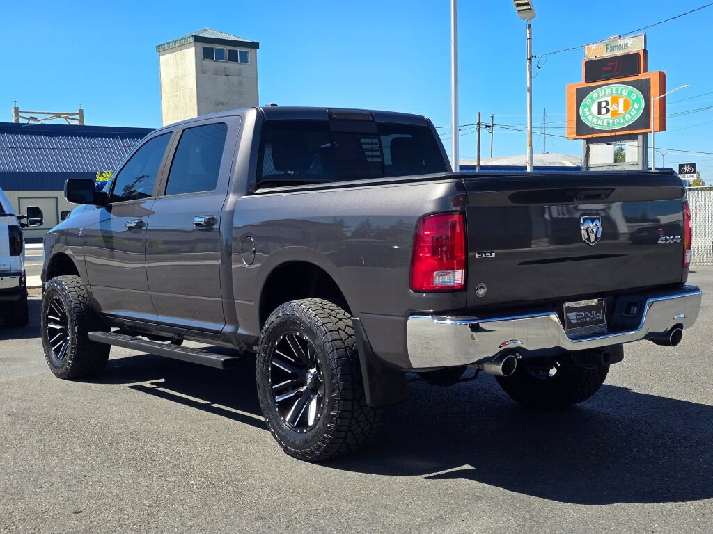 Used 2015 RAM 1500 Classic SLT w/ SLT Plus D←cor Group AWD/4WD image 8