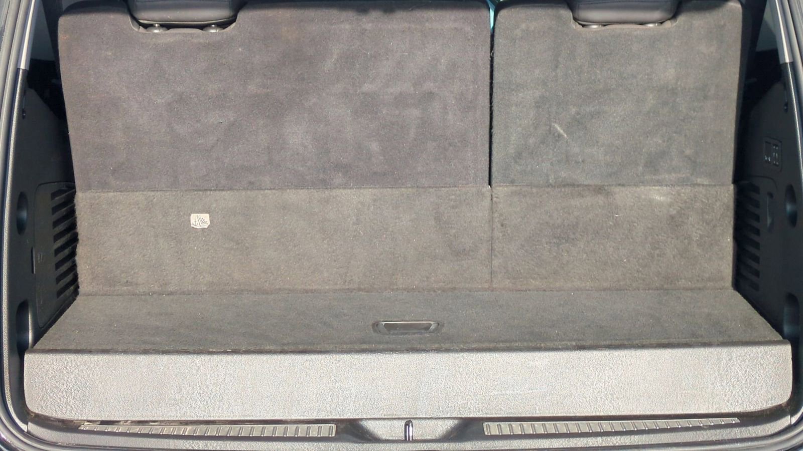 Used 2020 Cadillac Escalade Premium Luxury w/ Escalade Sport Edition image 38