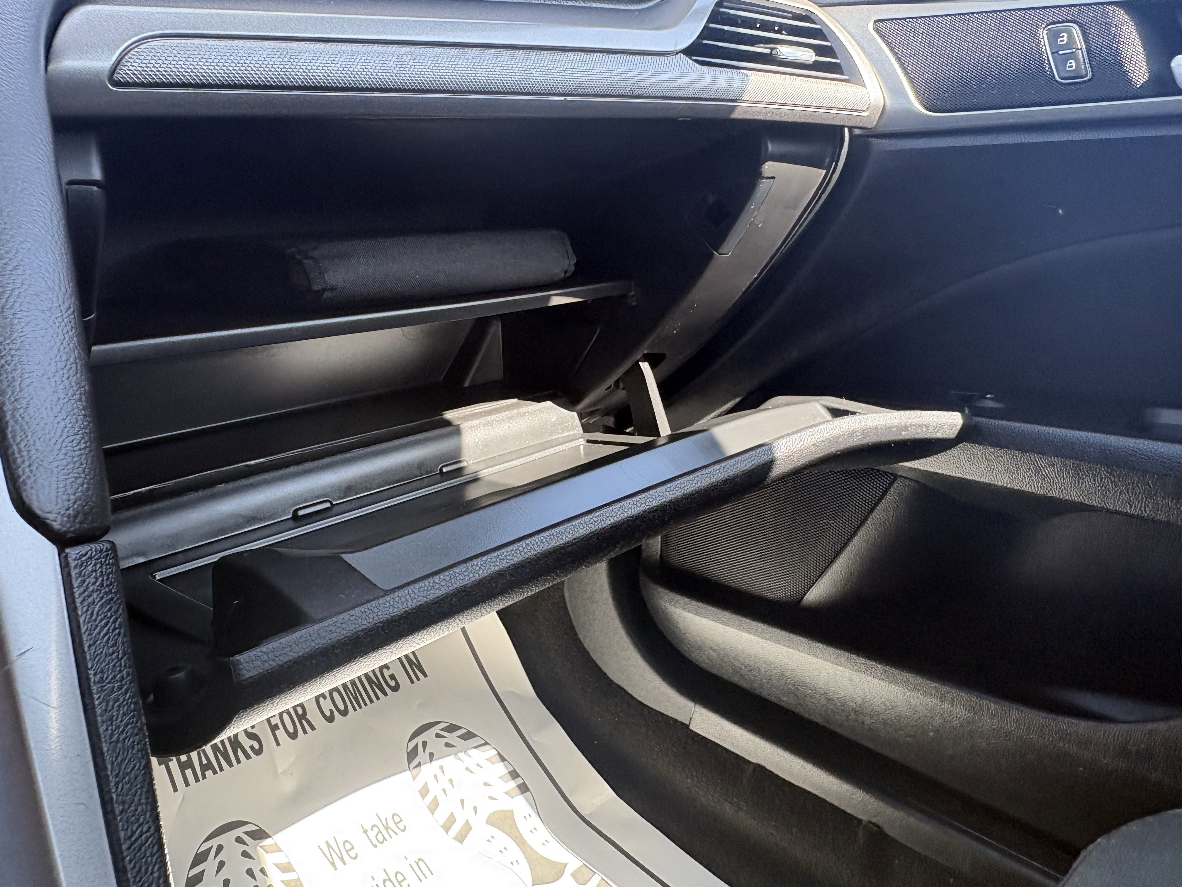 Used 2019 Ford Fusion SE image 25