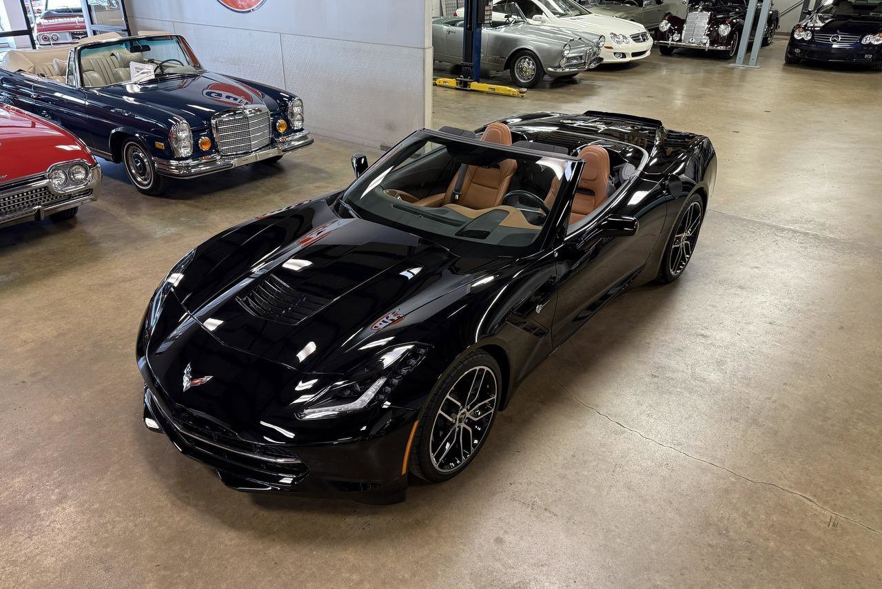 Used 2018 Chevrolet Corvette Stingray Convertible w/ 3LT Preferred Equipment Group image 11