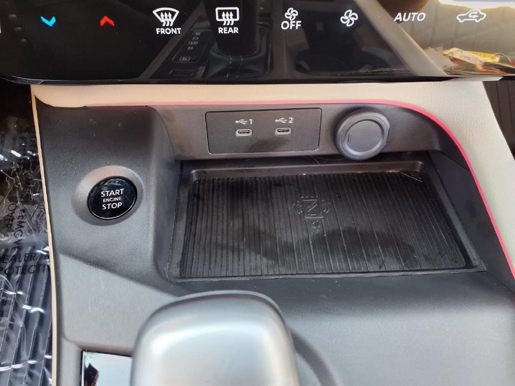 Used 2026 Nissan Sentra SL w/ Floor Mat Package FWD image 10