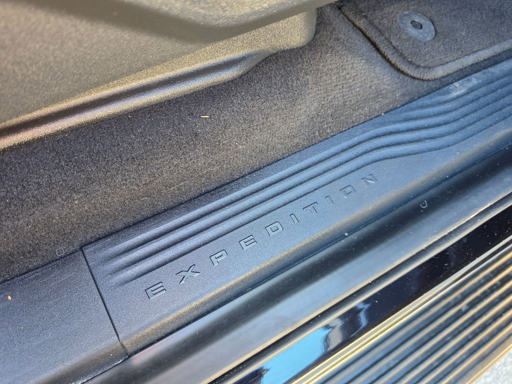 Certified 2025 Ford Expedition Active image 46