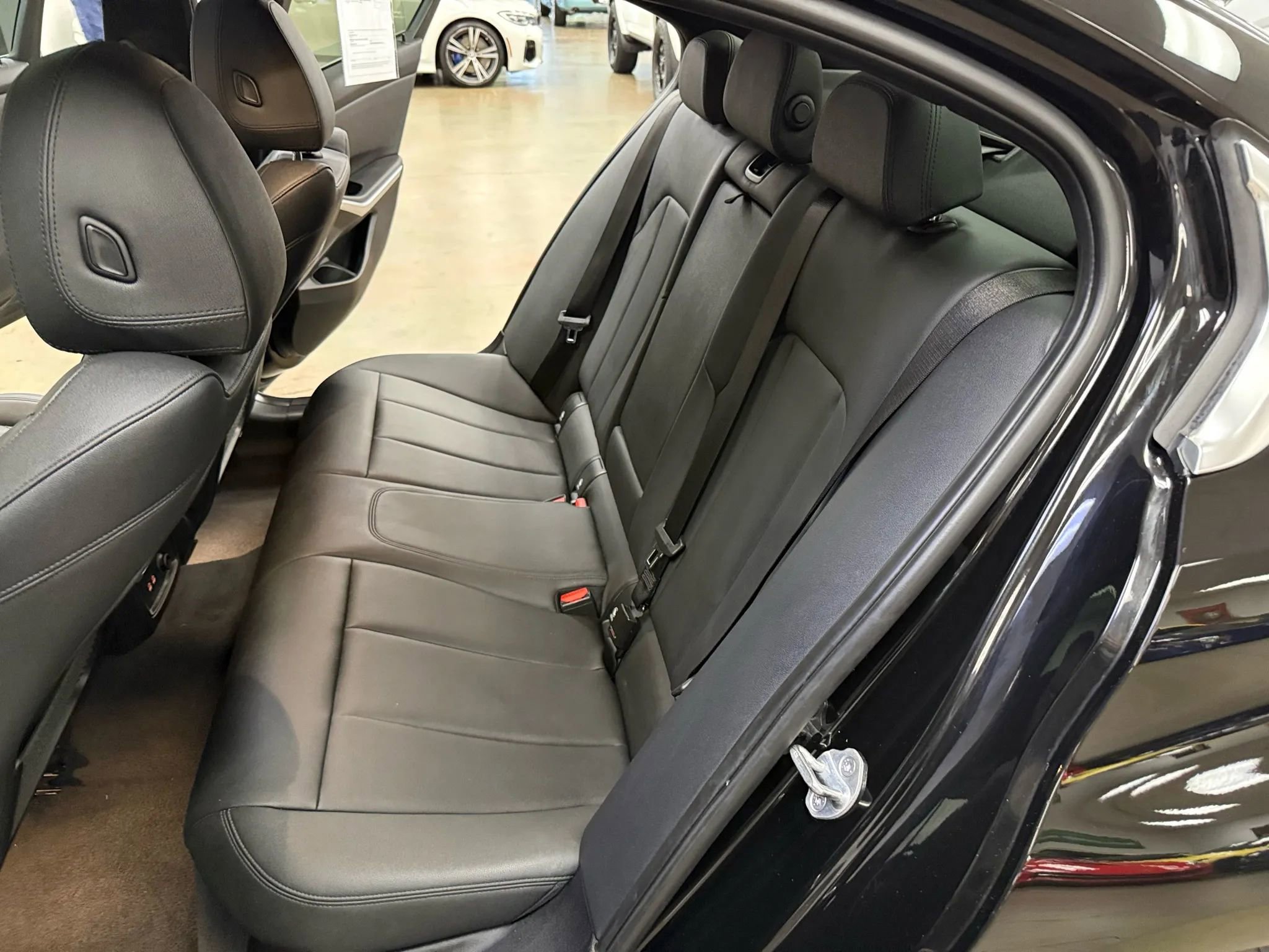 Used 2019 BMW 330i Sedan w/ Convenience Package image 12