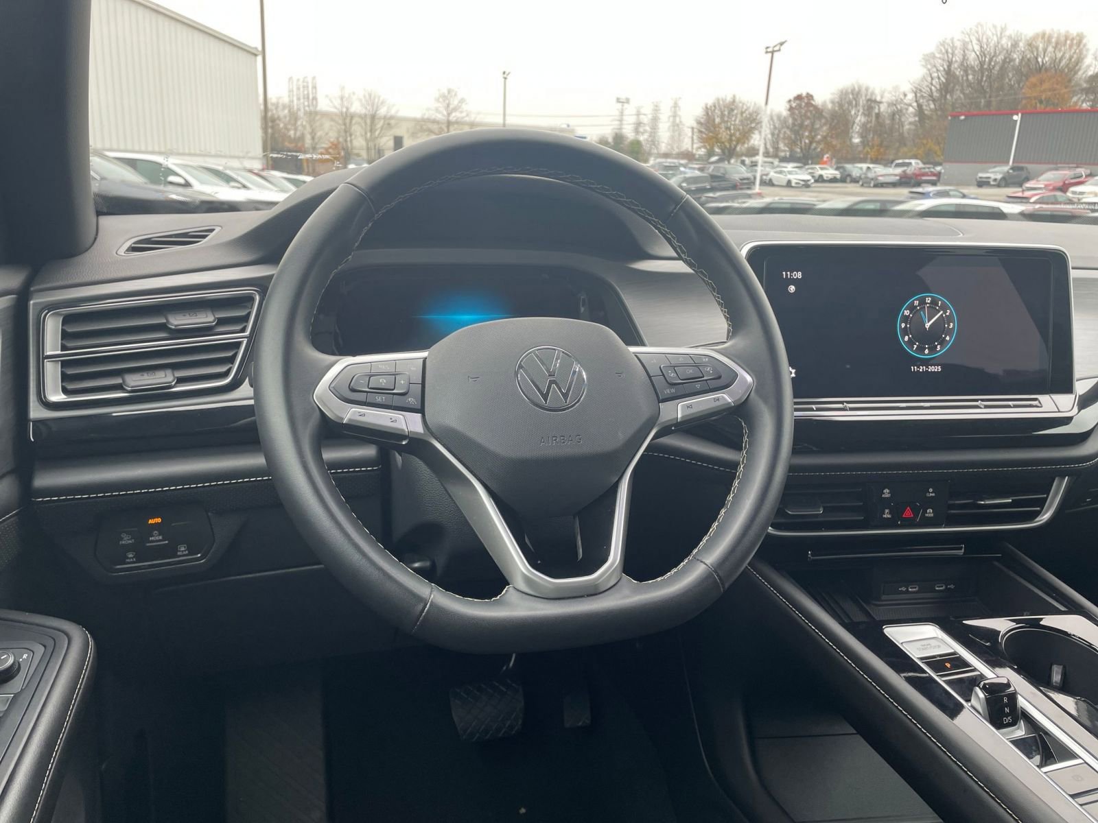 Used 2025 Volkswagen Atlas Cross Sport SE image 34