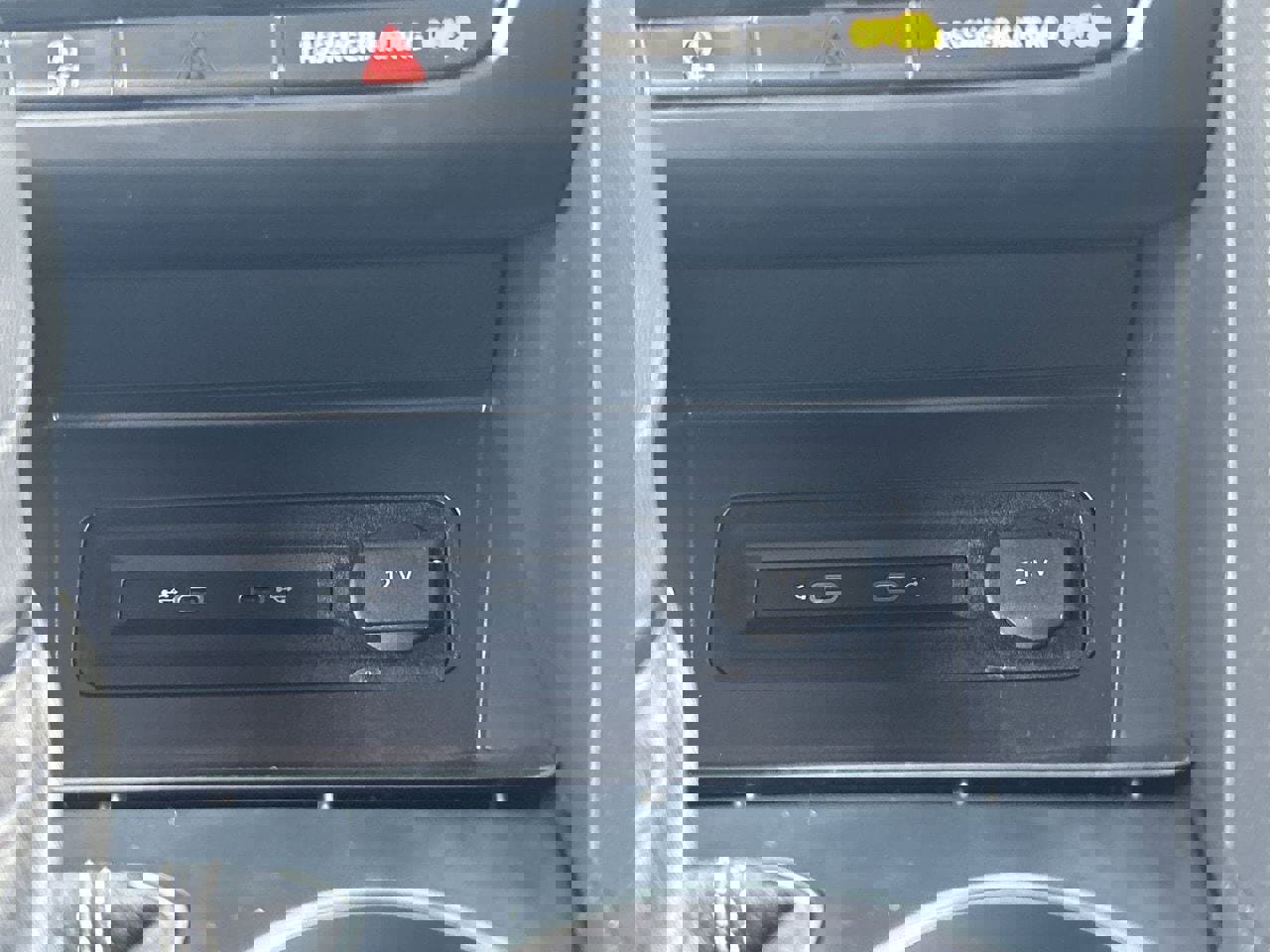 Certified 2022 Volkswagen Atlas Cross Sport SE image 25