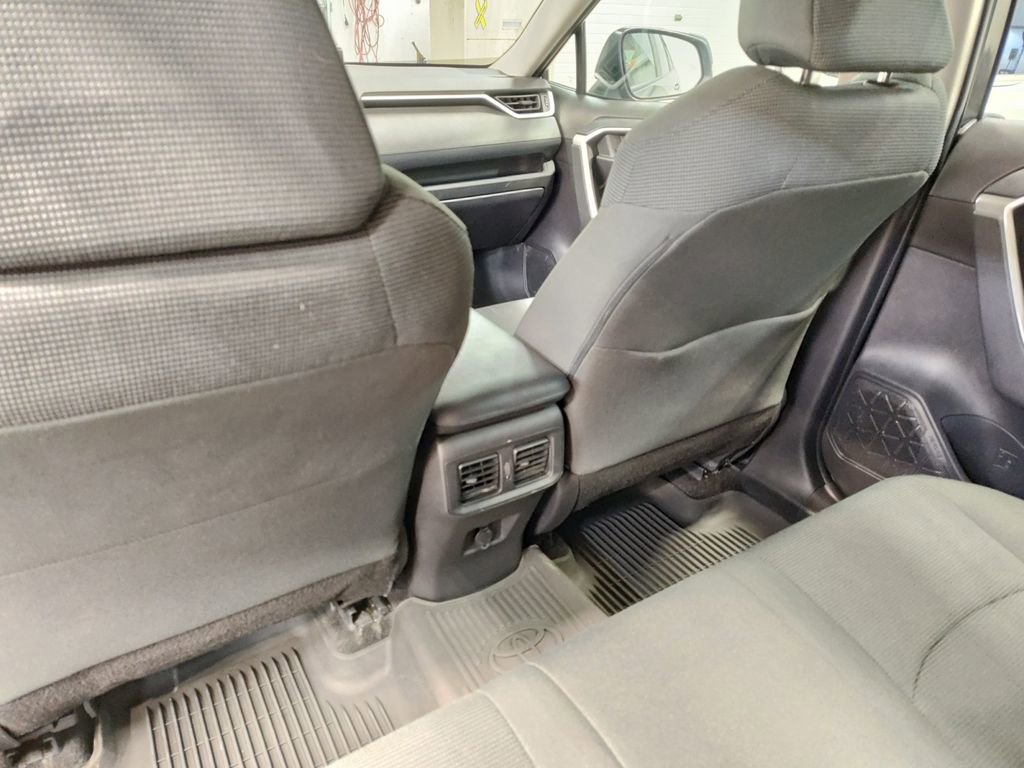 Used 2022 Toyota RAV4 LE image 29