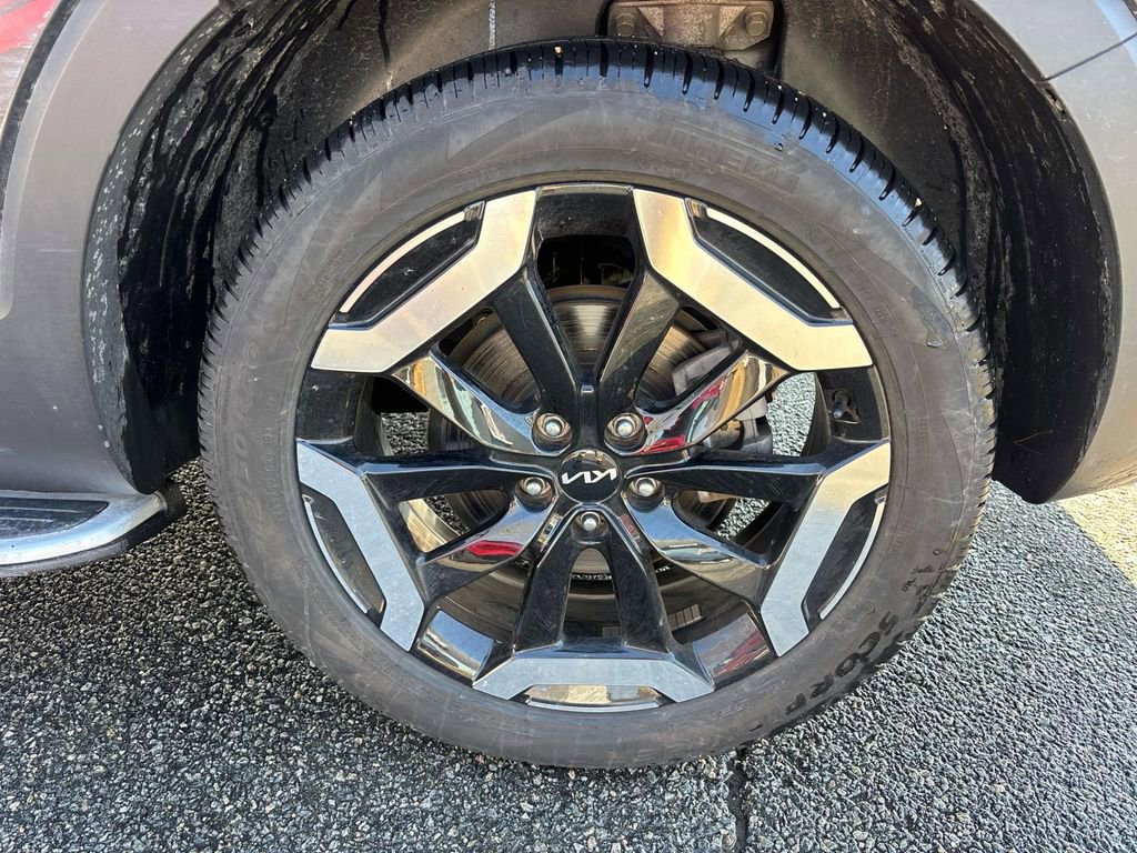 Certified 2023 Kia Telluride S image 5