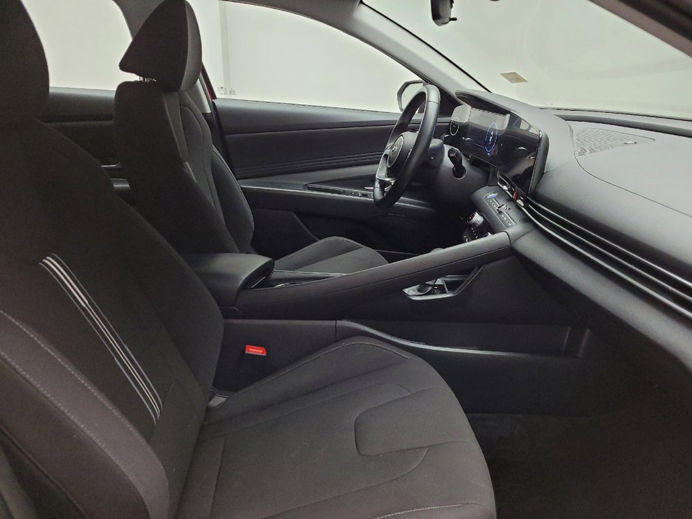 Used 2023 Hyundai Elantra SEL w/ Convenience Package FWD image 21