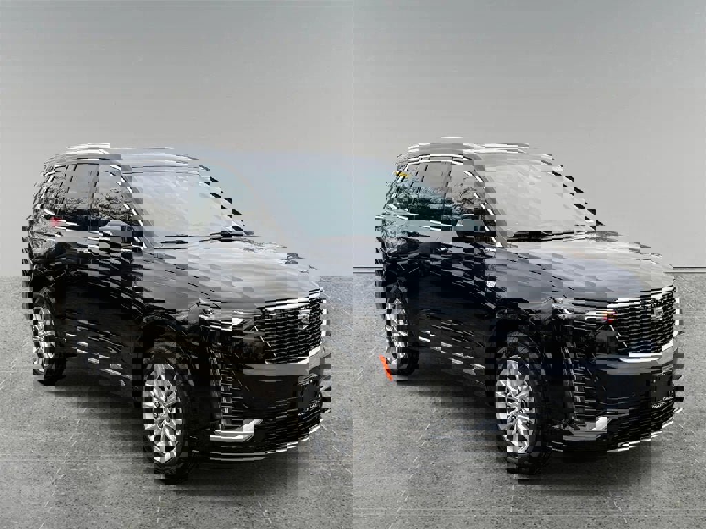 New 2025 Cadillac XT6 Luxury image 8